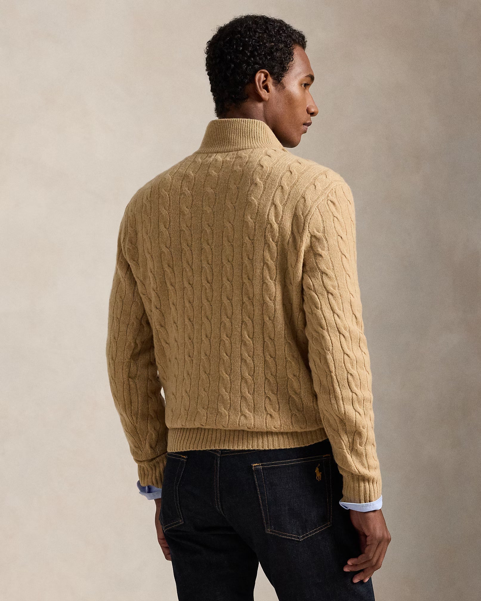 Woll- und Kaschmirpullover mit Flechtstrick
