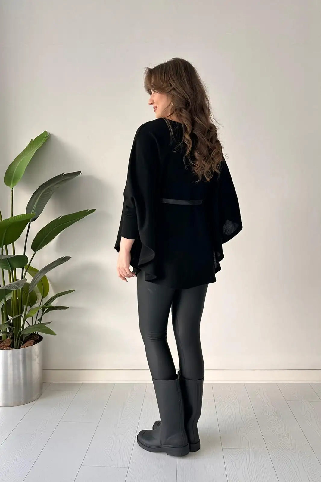 Dobromiła™ | Strickponcho mit Gürtel und goldener Schnalle