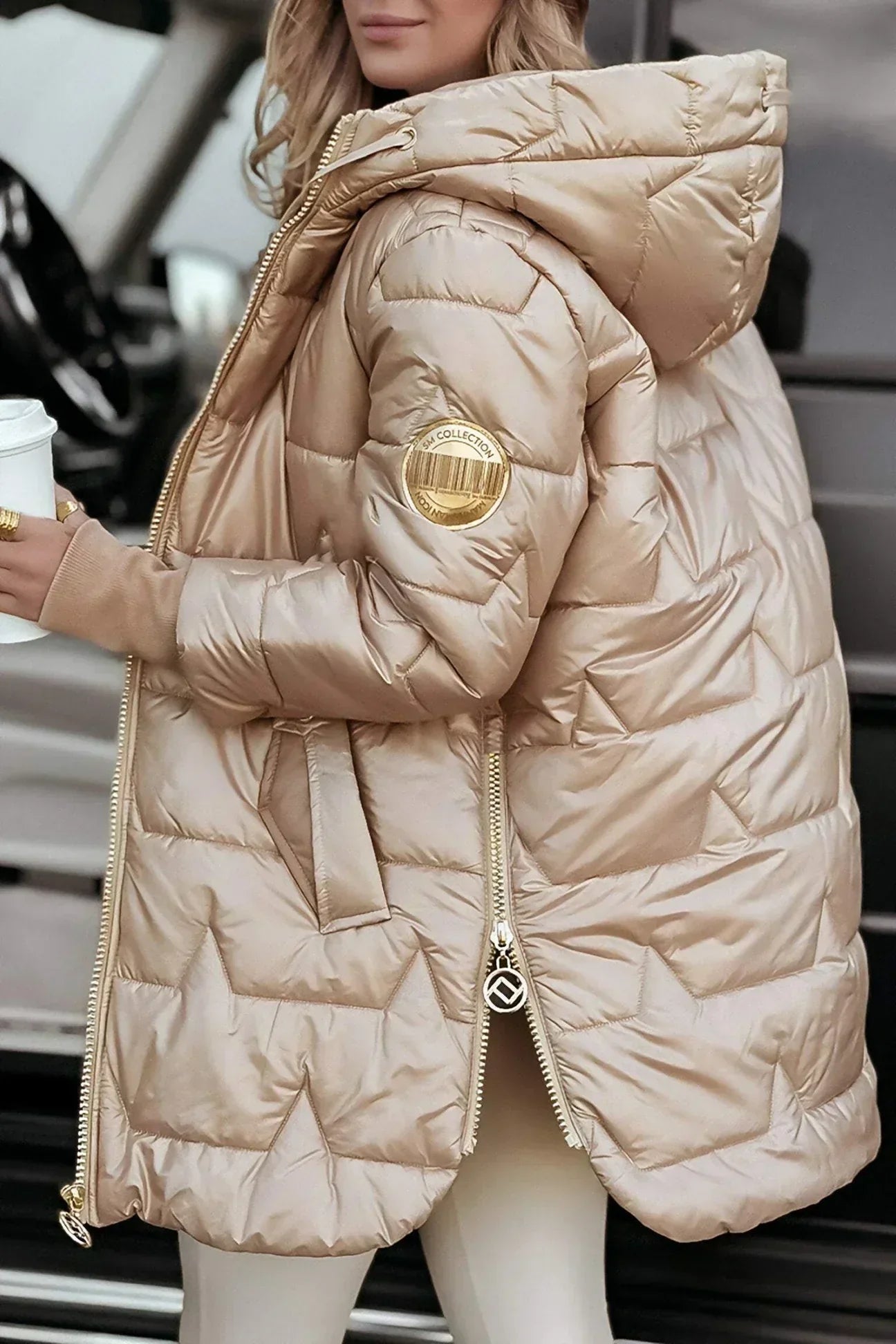 Ksena™ | Goldene Steppjacke für den Winter mit Kapuze