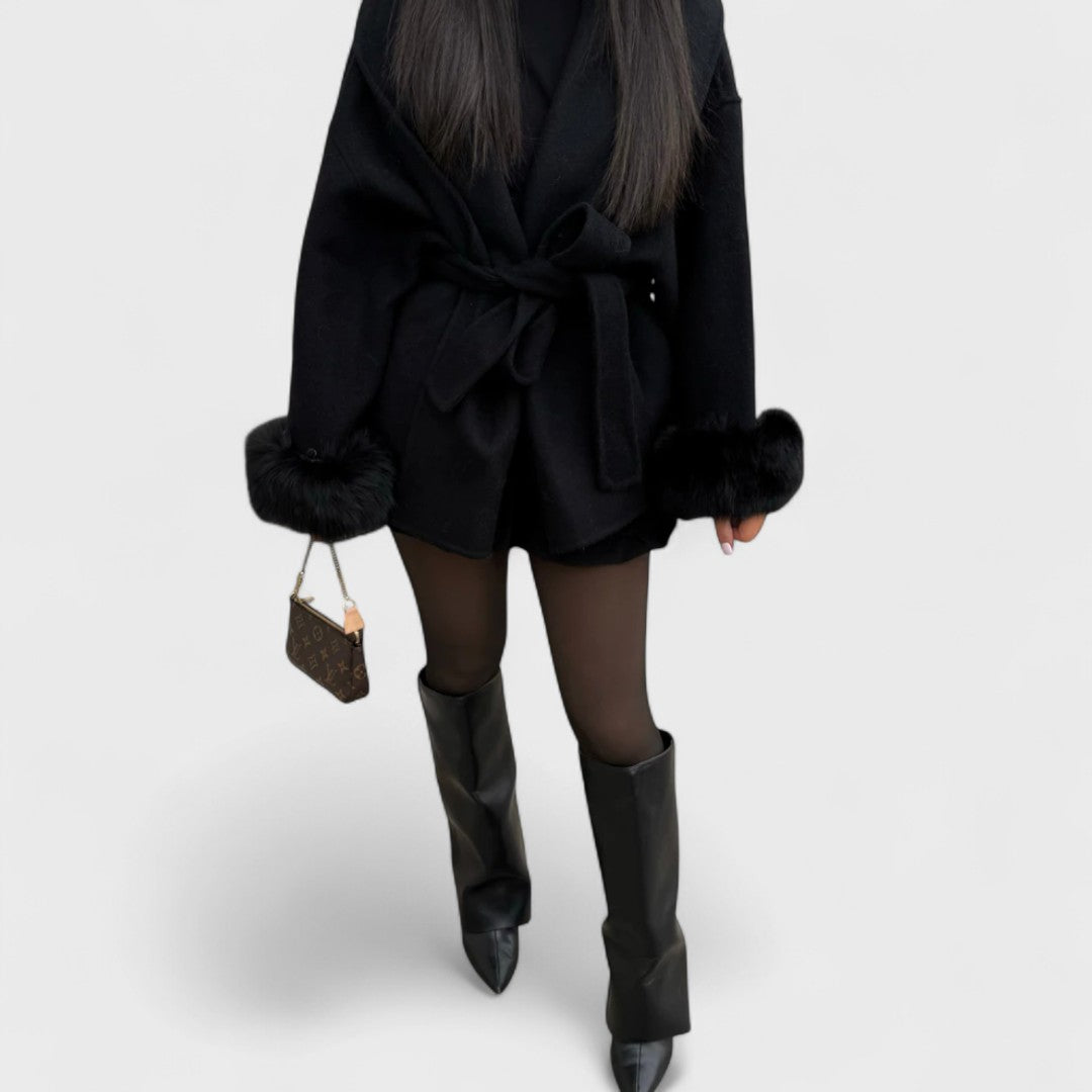 Elowen™ | Eleganter Mantel mit Details aus Kunstfell
