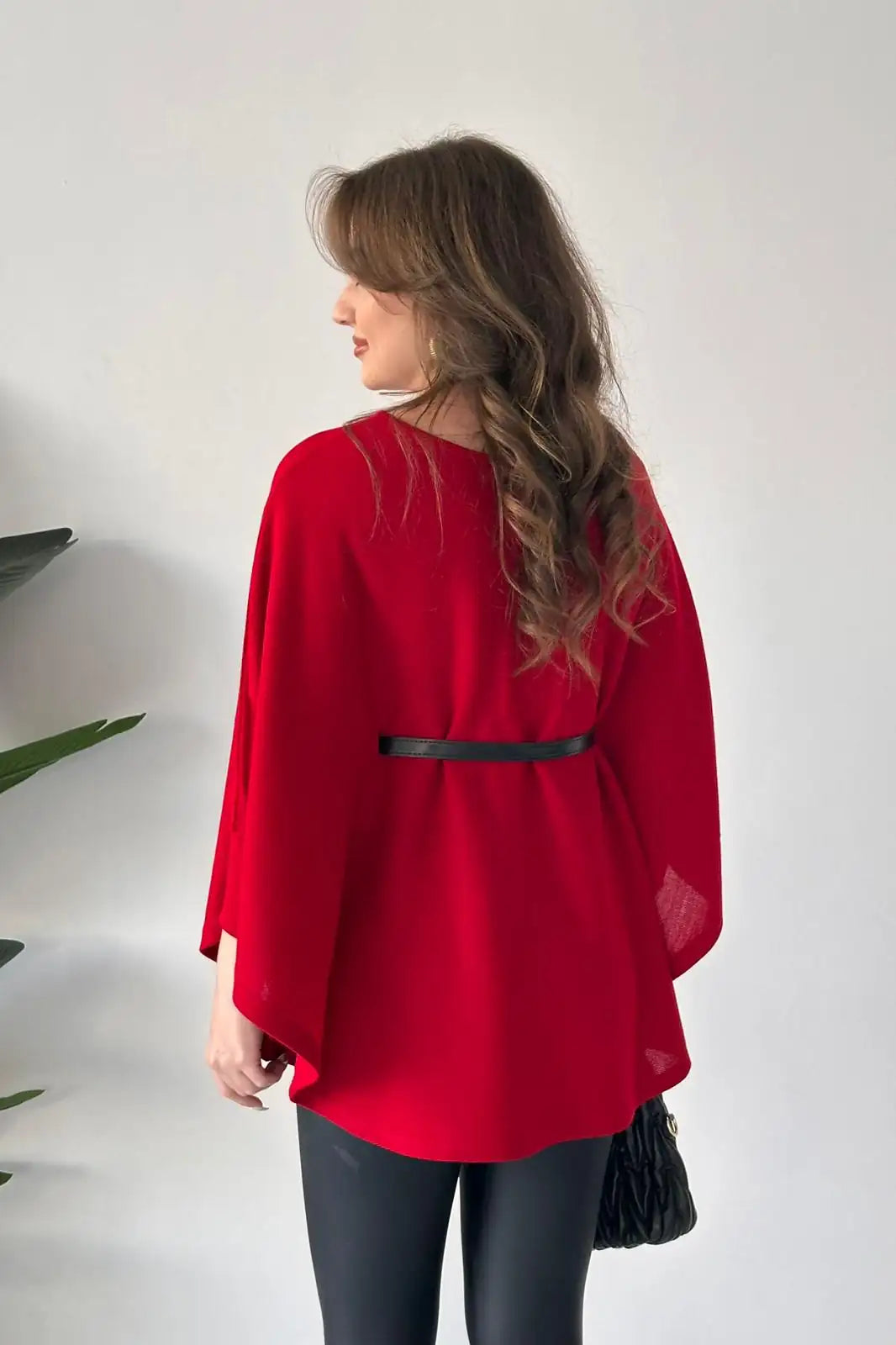 Dobromiła™ | Strickponcho mit Gürtel und goldener Schnalle