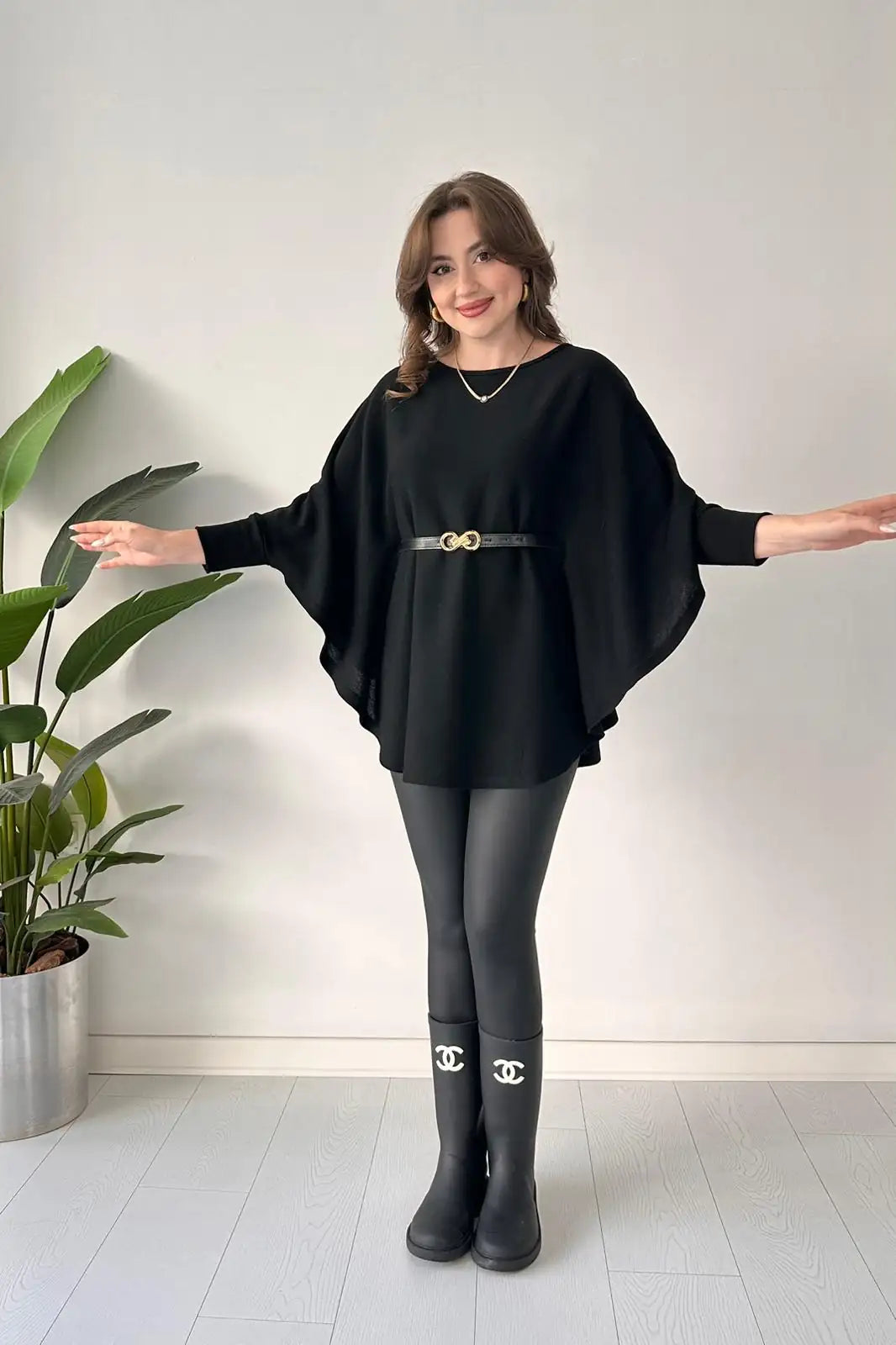 Dobromiła™ | Strickponcho mit Gürtel und goldener Schnalle